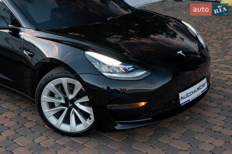 Седан Tesla Model 3 2020 в Киеве
