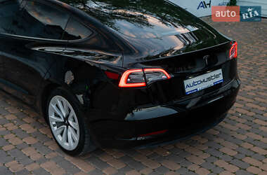 Седан Tesla Model 3 2020 в 