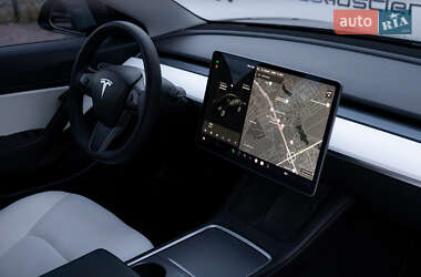Седан Tesla Model 3 2020 в 