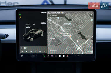Седан Tesla Model 3 2020 в 