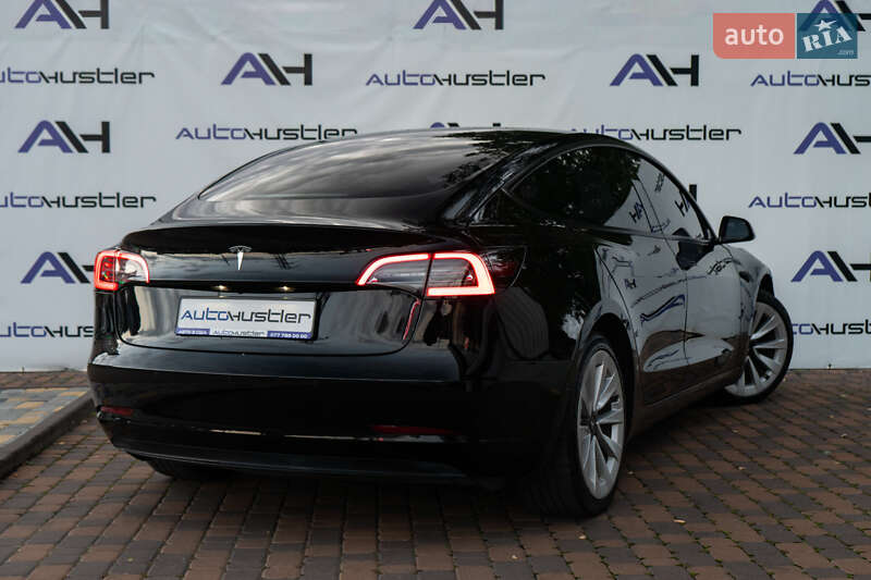 Седан Tesla Model 3 2020 в Киеве