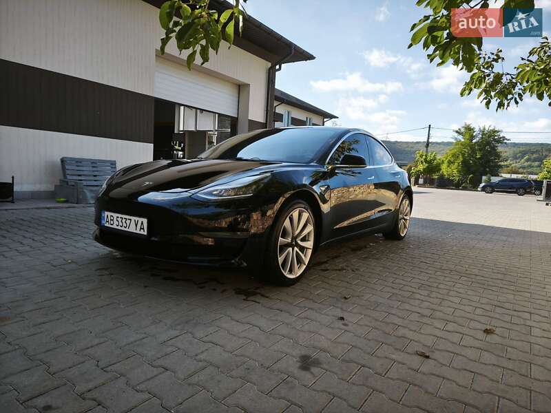 Седан Tesla Model 3 2019 в Вінниці