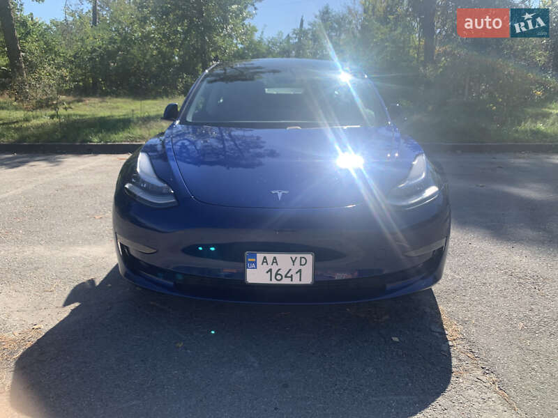 Седан Tesla Model 3 2020 в Киеве