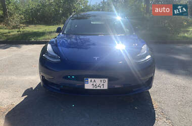 Седан Tesla Model 3 2020 в 
