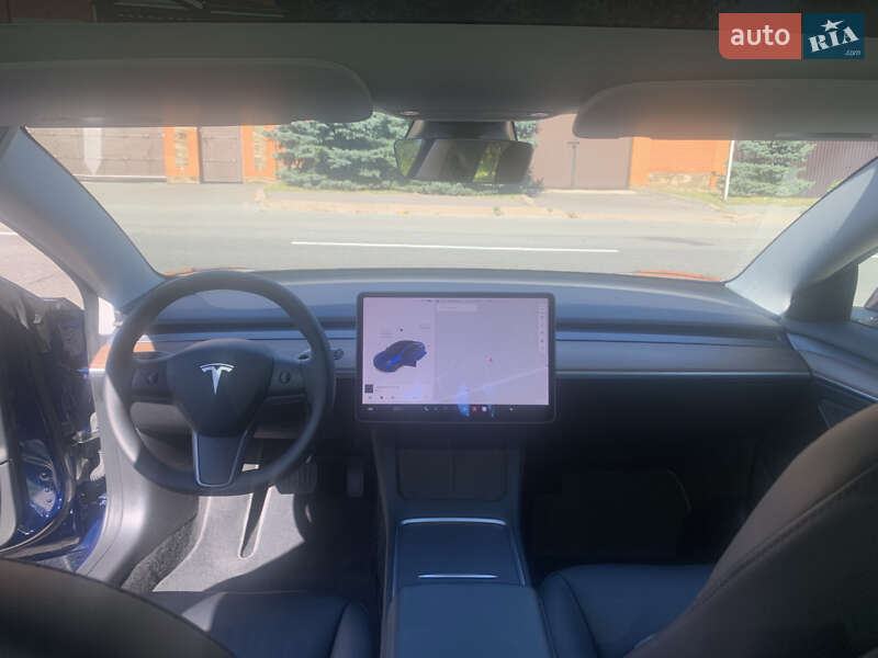 Седан Tesla Model 3 2020 в Киеве