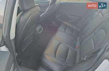 Седан Tesla Model 3 2021 в 