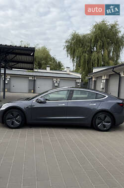 Седан Tesla Model 3 2019 в 