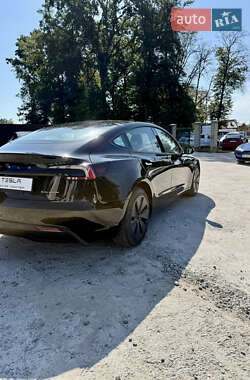 Седан Tesla Model 3 2024 в 