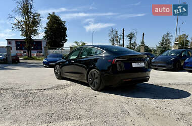 Седан Tesla Model 3 2024 в 