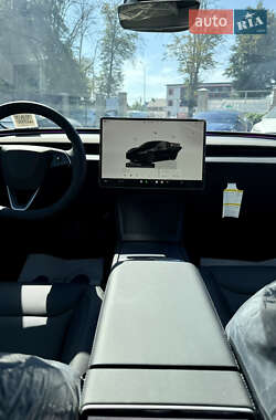 Седан Tesla Model 3 2024 в 