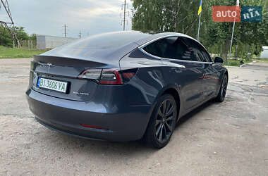 Седан Tesla Model 3 2019 в 