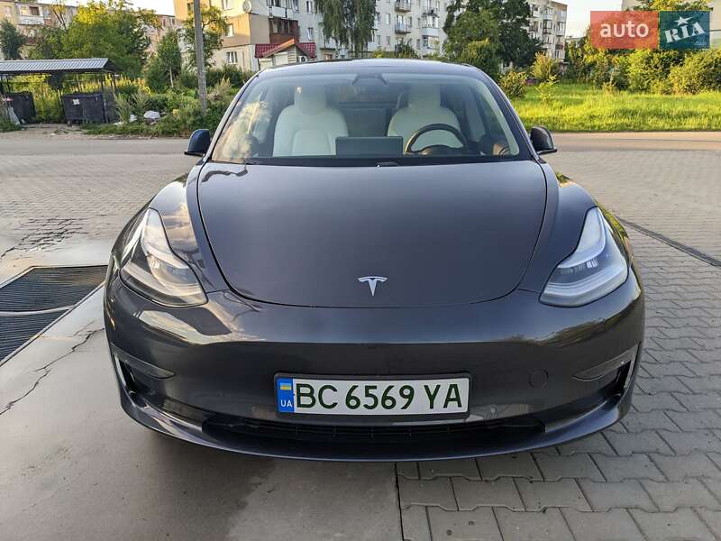 Tesla Model 3 2019