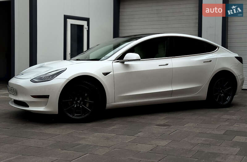 Седан Tesla Model 3 2020 в Белой Церкви