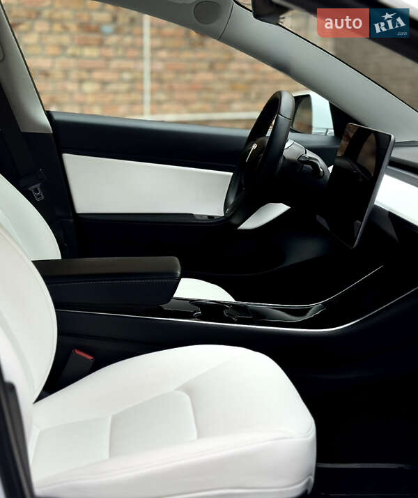 Седан Tesla Model 3 2020 в Белой Церкви
