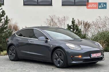 Седан Tesla Model 3 2020 в 