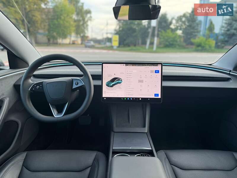 Седан Tesla Model 3 2024 в Новомосковську