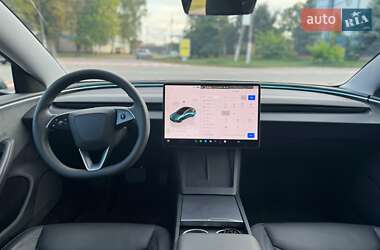 Седан Tesla Model 3 2024 в 