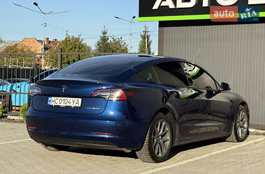 Седан Tesla Model 3 2022 в 