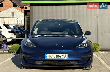Седан Tesla Model 3 2022 в 