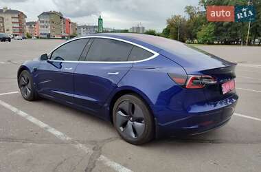 Седан Tesla Model 3 2018 в Киеве