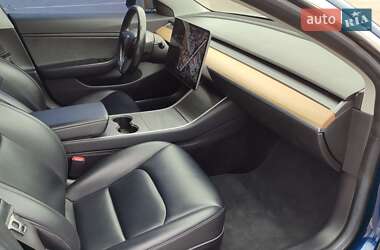 Седан Tesla Model 3 2018 в Киеве