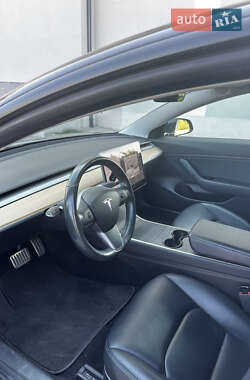 Седан Tesla Model 3 2019 в 