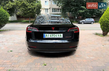 Седан Tesla Model 3 2020 в 
