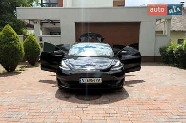 Седан Tesla Model 3 2020 в Львове