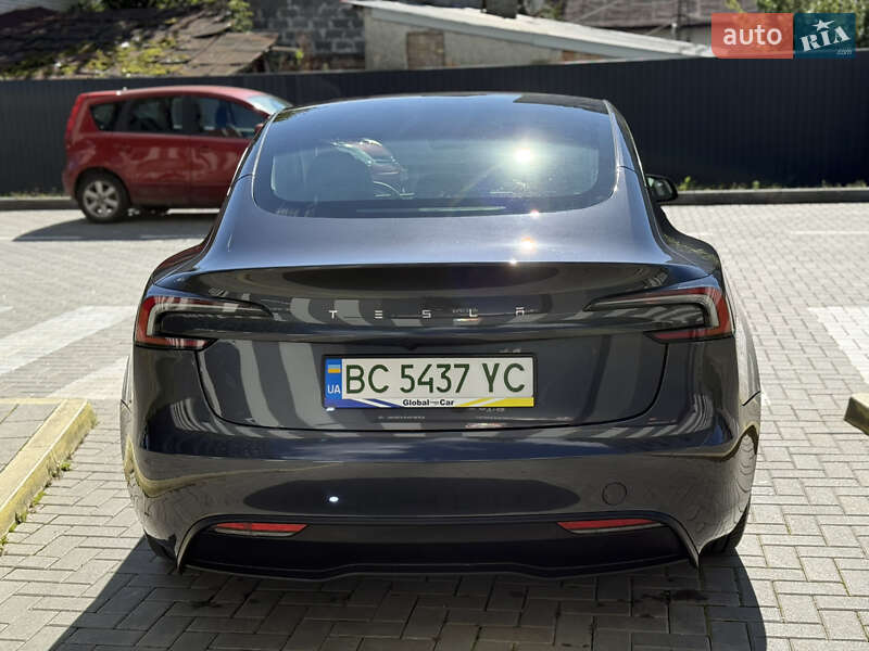 Седан Tesla Model 3 2023 в Львові