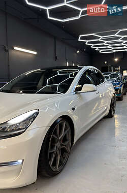Седан Tesla Model 3 2019 в 