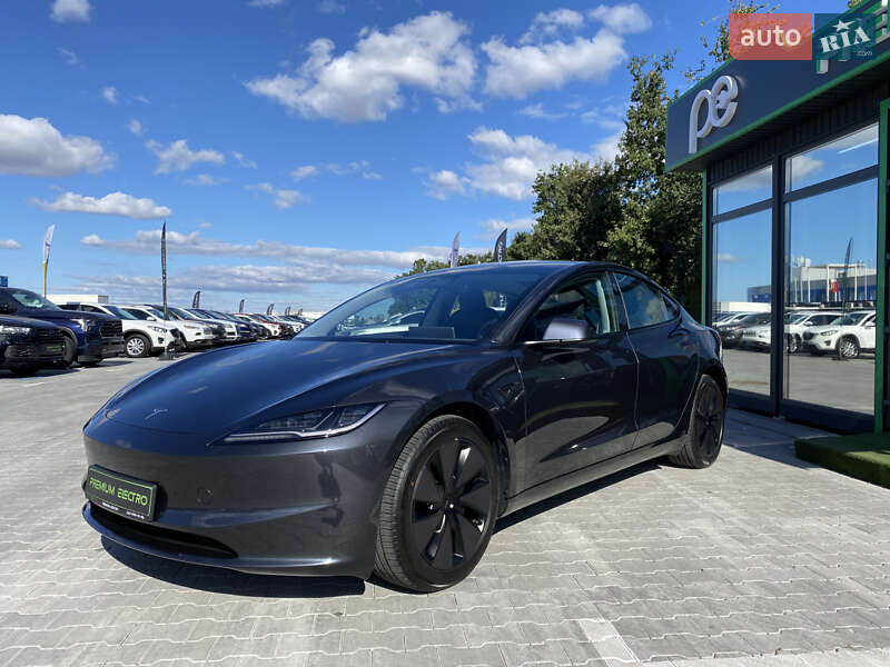 Седан Tesla Model 3 2024 в Киеве