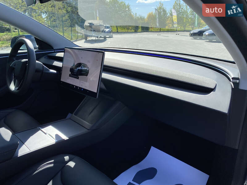 Седан Tesla Model 3 2024 в Киеве