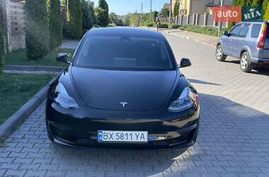 Седан Tesla Model 3 2021 в 