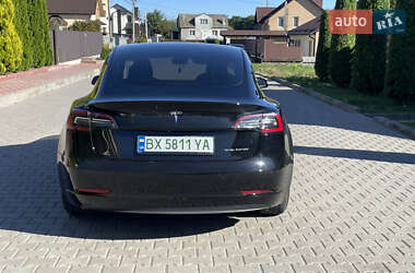 Седан Tesla Model 3 2021 в 