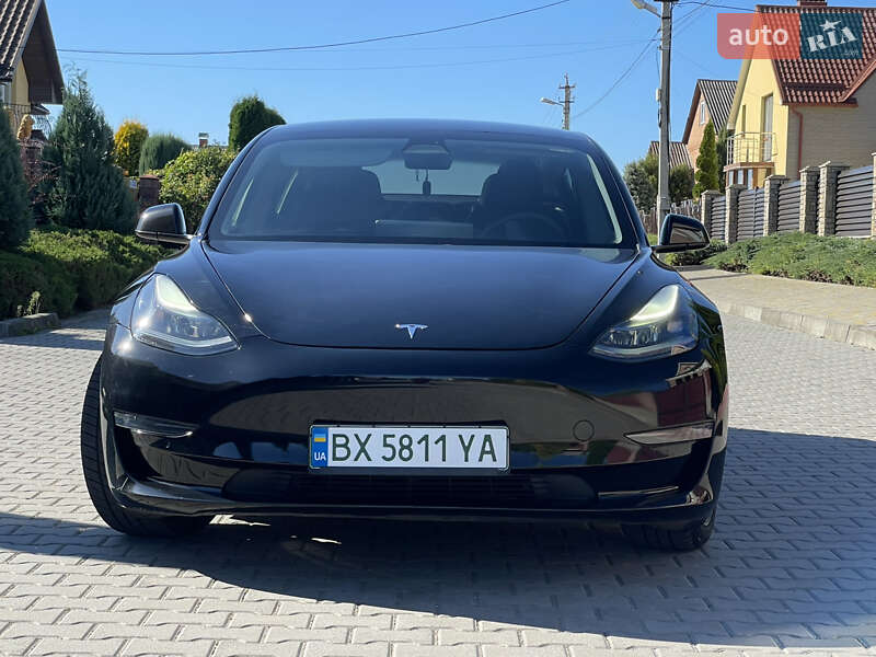 Седан Tesla Model 3 2021 в Хмельницькому