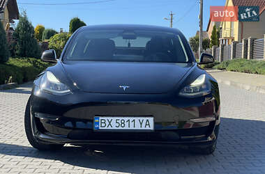 Седан Tesla Model 3 2021 в 