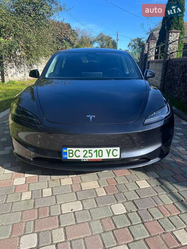 Седан Tesla Model 3 2024 в Львові