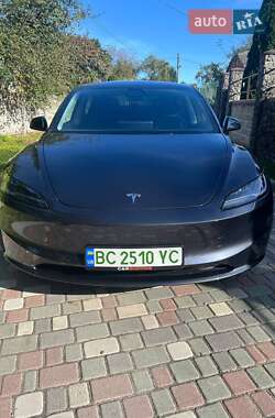 Седан Tesla Model 3 2024 в 