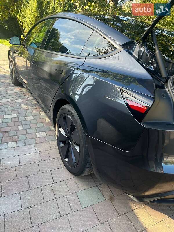 Седан Tesla Model 3 2024 в Львові