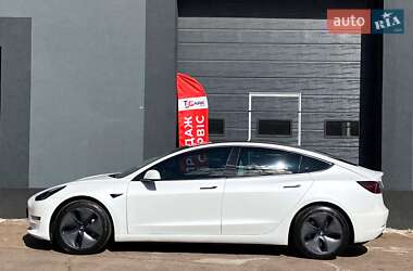 Седан Tesla Model 3 2020 в 