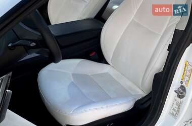 Седан Tesla Model 3 2020 в 