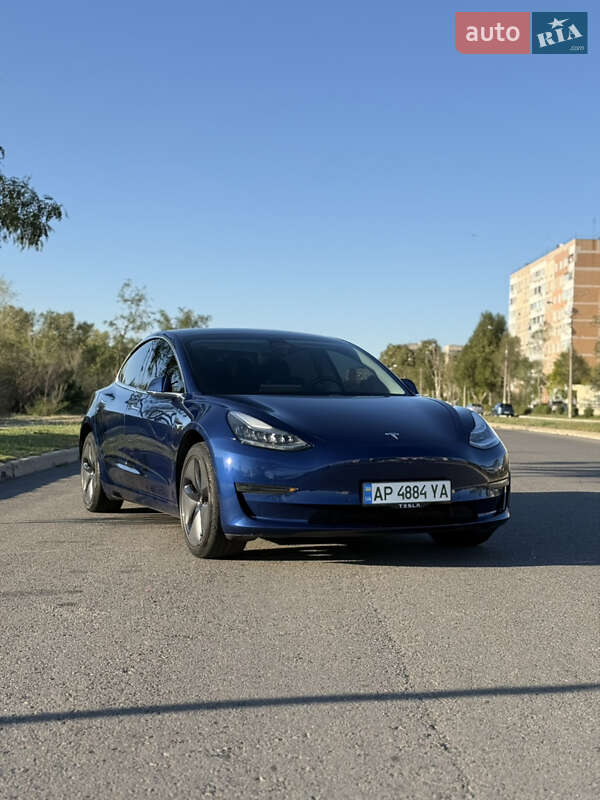 Седан Tesla Model 3 2019 в 