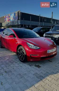 Седан Tesla Model 3 2018 в Ужгороде