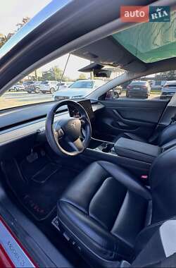 Седан Tesla Model 3 2018 в Ужгороде