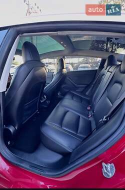 Седан Tesla Model 3 2018 в 
