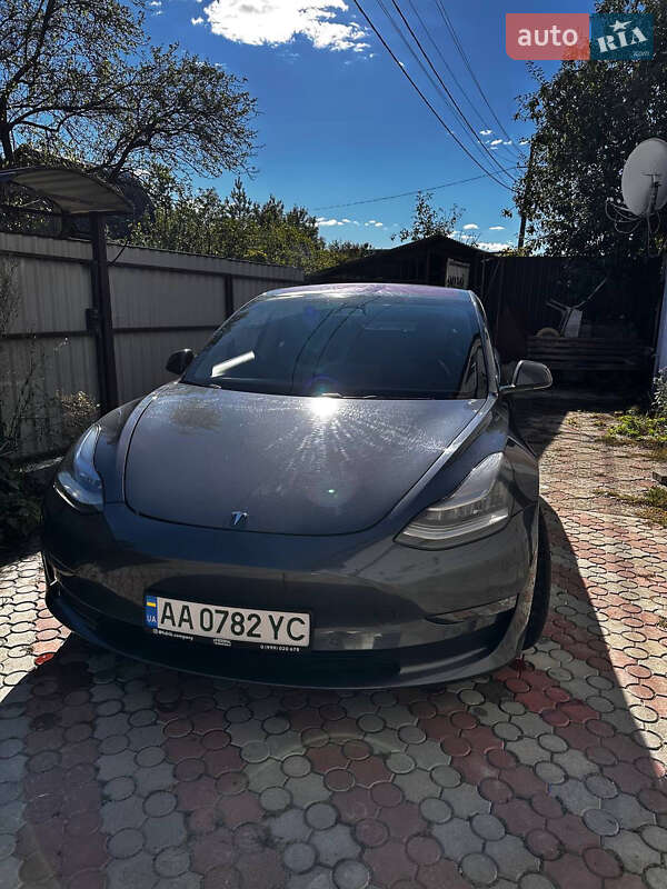 Седан Tesla Model 3 2018 в Житомирі