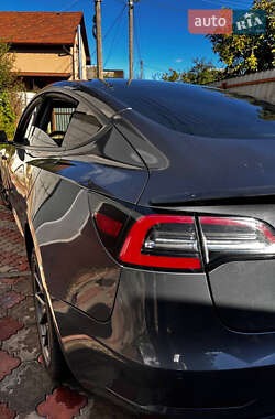 Седан Tesla Model 3 2018 в 