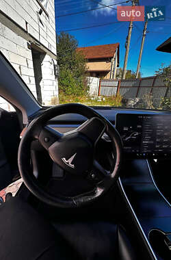 Седан Tesla Model 3 2018 в 