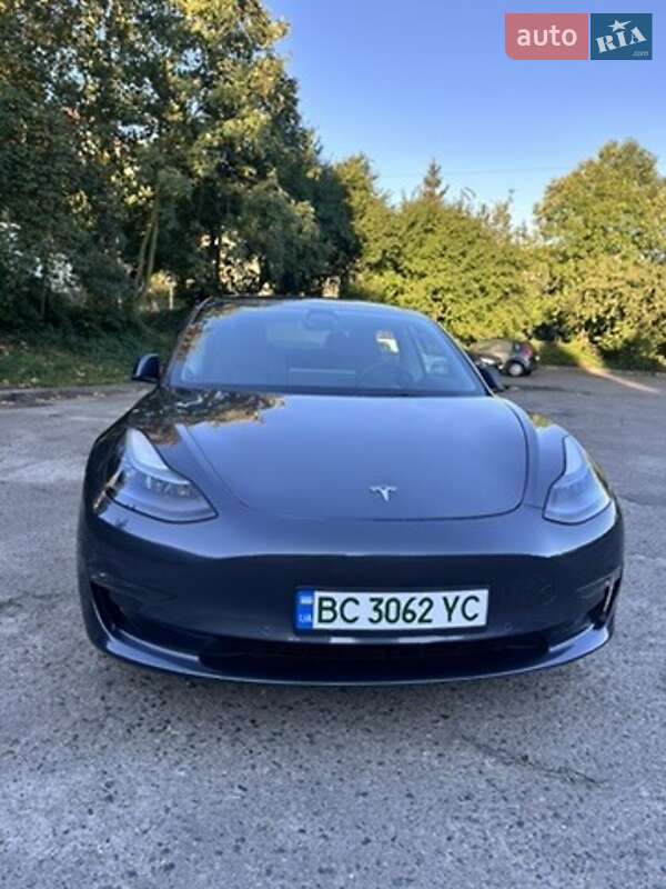 Tesla Model 3 2022