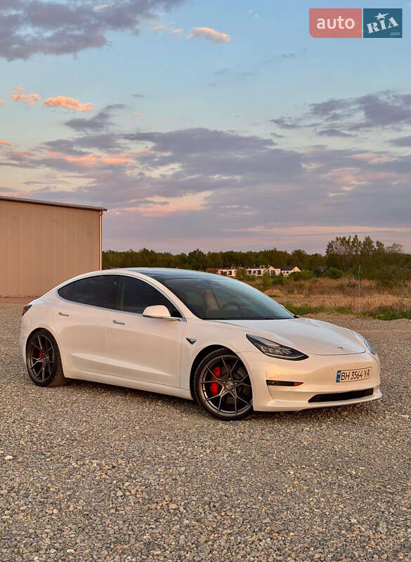 Tesla Model 3 2019